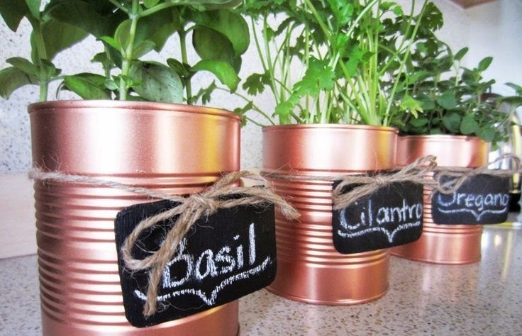 como-fazer-vasos-de-lata-pintados-para-decoracao-de-jardim4